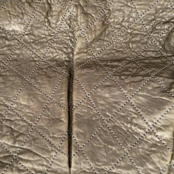 🛑🛑Reduced 🛑🛑Le Marais  Distressed Chanel Tote - Picture 10 of 16